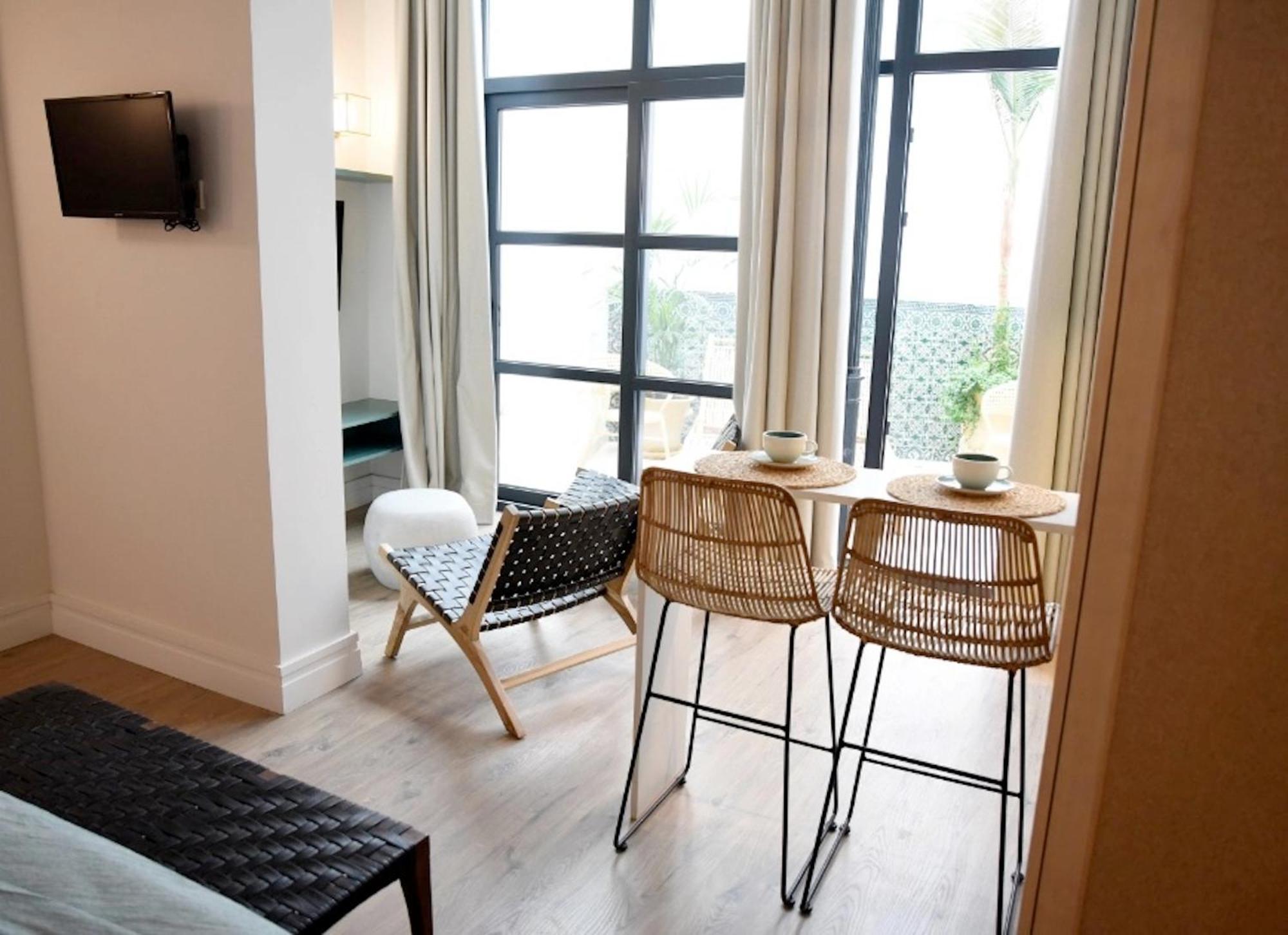 The Honest Hotel & Apartments Séville Extérieur photo
