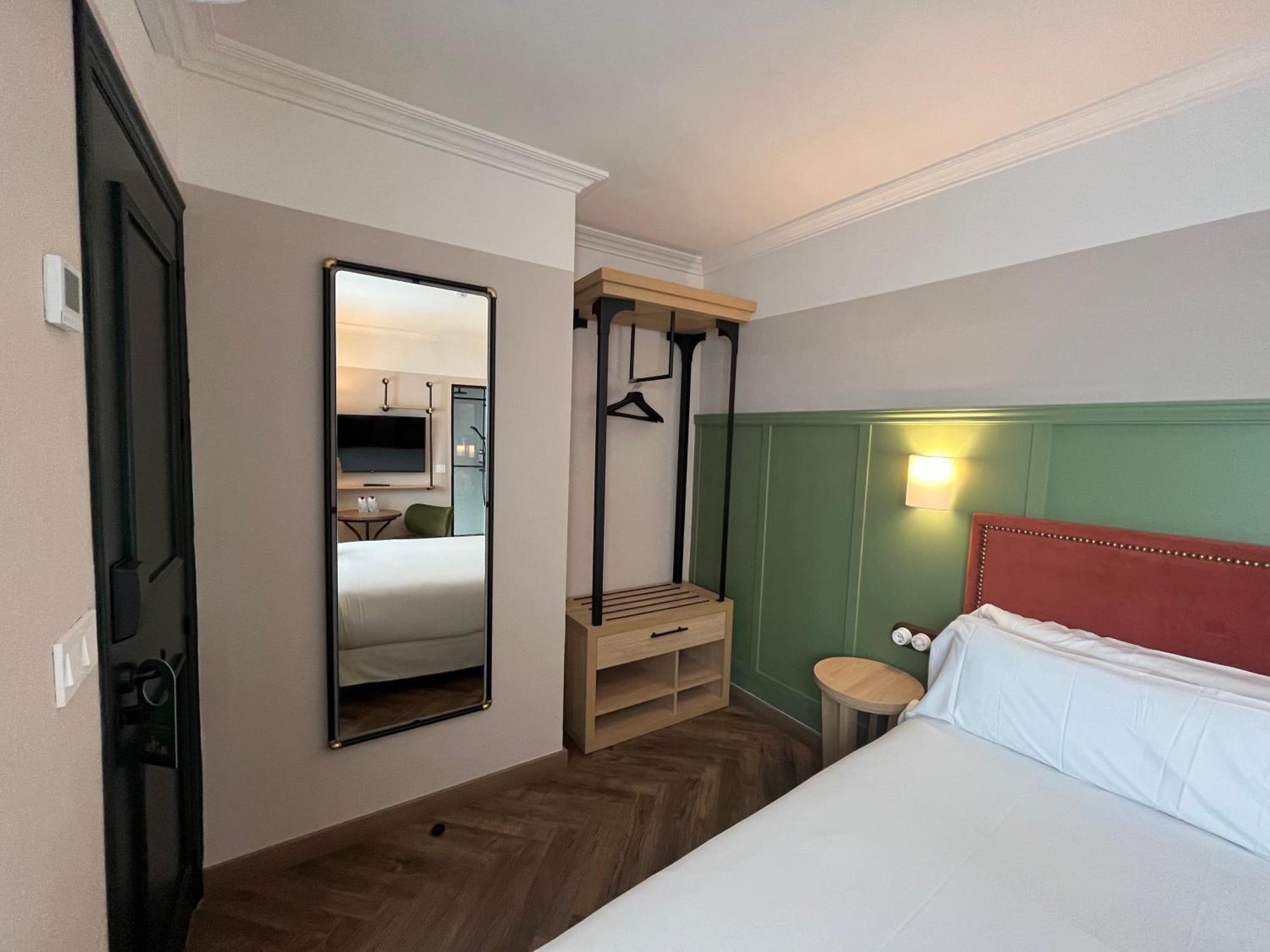 The Honest Hotel & Apartments Séville Extérieur photo